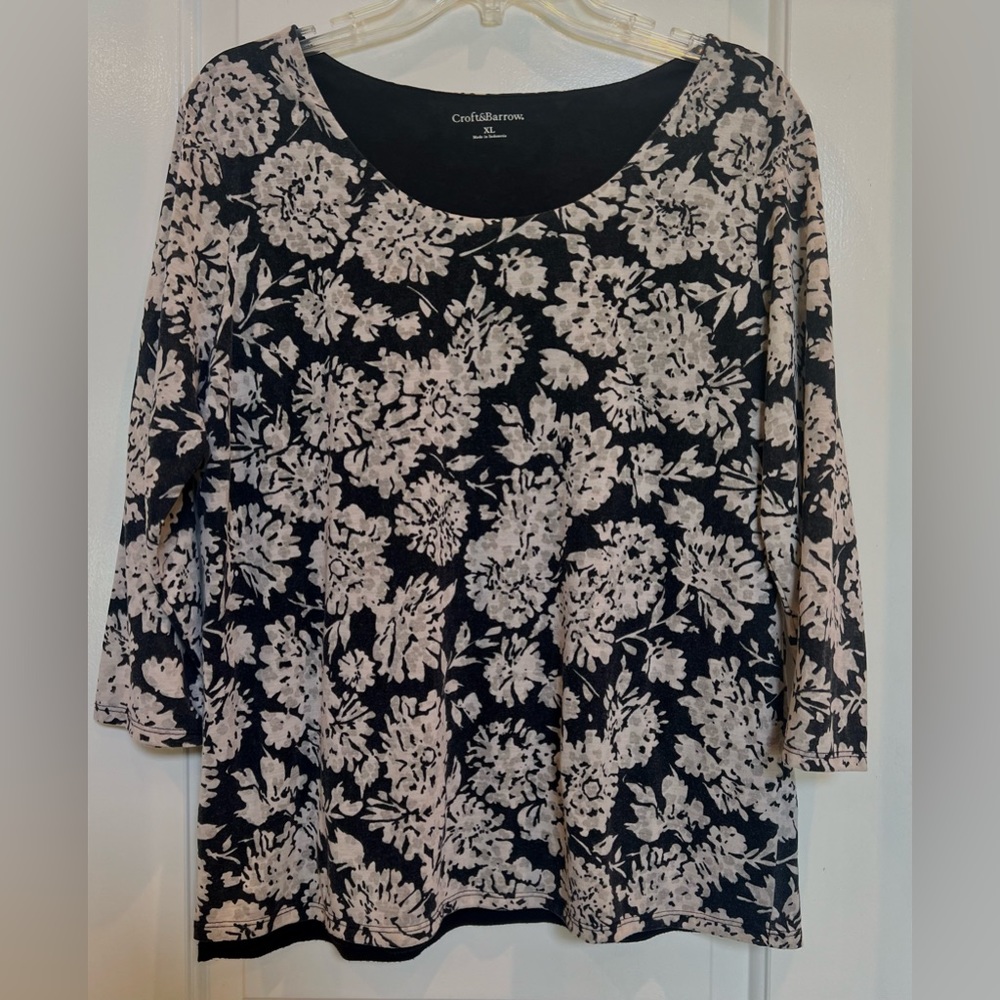 Croft & Barrow Blouse. XL. Black & tan.